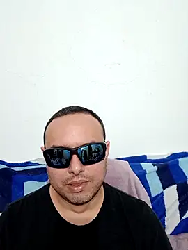 Snapshot of ElSunEagle chatting on 03-13-26, 01:34 ElSunEagle online show from 03-13-26, 01:34