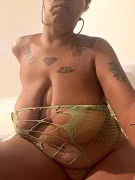 Snapshot of Exotickittykatt chatting on 09-14-25, 12:43 Exotickittykatt online show from 09-14-25, 12:43