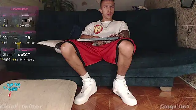 Snapshot of rogert_xx chatting on 12-05-24, 12:41 rogert xx online show from 12-05-24, 12:41