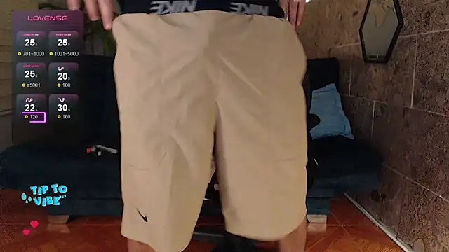 Snapshot of rogert_xx chatting on 02-20-25, 01:46 rogert xx online show from 02-20-25, 01:46