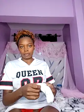 Pretty-queen123 online show from 09-19-25, 02:35