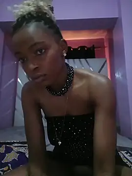 Pretty-queen123 online show from 02-06-26, 09:45