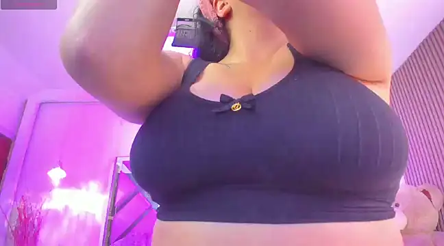 Snapshot of Silvana_monroe chatting on 12-16-24, 01:00 Silvana monroe online show from 12-16-24, 01:00