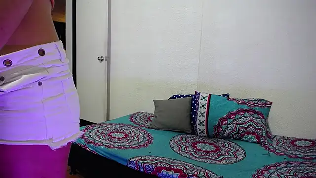 Snapshot of _joanne_and_oliver_ chatting on 02-12-26, 02:50 joanne and oliver online show from 02-12-26, 02:50