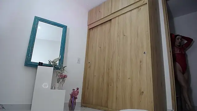 Snapshot of _Lalaa chatting on 12-21-24, 11:56  Lalaa online show from 12-21-24, 11:56