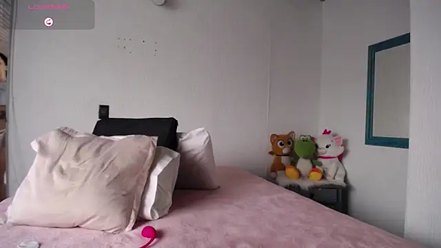 Snapshot of _Lalaa chatting on 10-09-25, 09:02  Lalaa online show from 10-09-25, 09:02