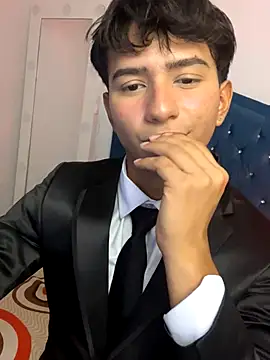 Leonarrrd 01 online show from 10-30-25, 03:19