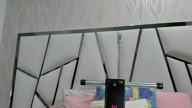 Snapshot of _aurora18_ chatting on 09-12-25, 03:06 aurora18 online show from 09-12-25, 03:06
