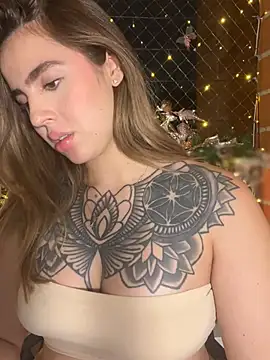 ValerieHilton online show from 12-26-24, 11:24