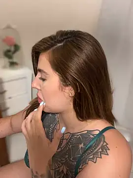 ValerieHilton online show from 03-20-25, 01:02