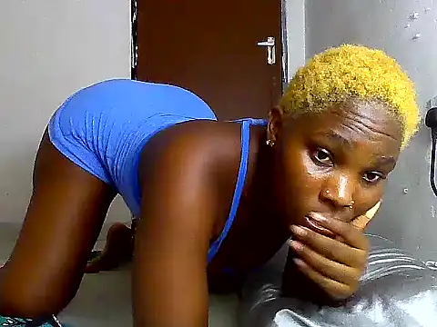 Snapshot of SexyKimberly23 chatting on 10-30-25, 05:13 SexyKimberly23 online show from 10-30-25, 05:13