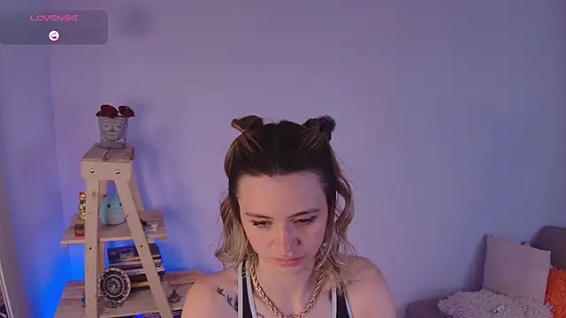 Lucy Princes online show from 02-13-25, 01:08