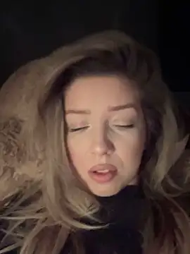 SonyaD  online show from 12-30-24, 04:42