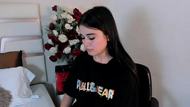 CamilaSofiia online show from 03-22-25, 01:43