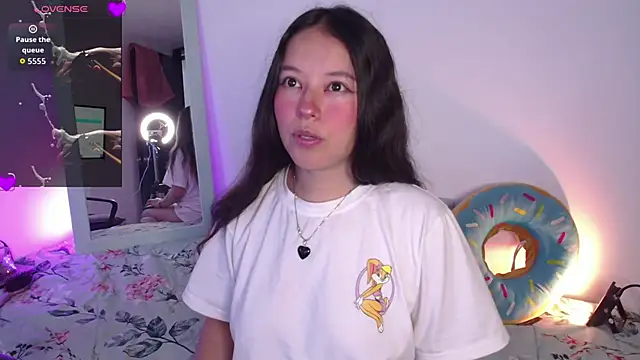 Lexie Thompson10 online show from 10-25-25, 05:40