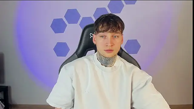 Chris Tyson online show from 03-10-25, 01:34