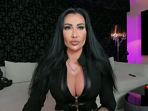 Snapshot of Mistress-Kennya chatting on 10-15-25, 08:09 Mistress-Kennya online show from 10-15-25, 08:09