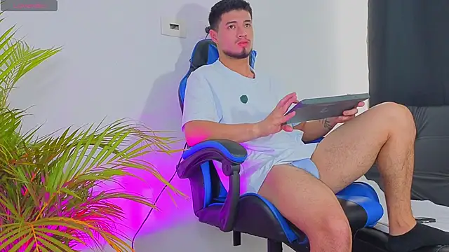 EdwardRoss  online show from 10-28-25, 08:00