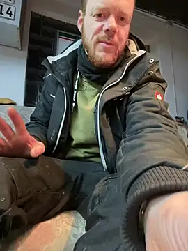 Snapshot of pietpietersen chatting on 01-13-25, 10:35 pietpietersen online show from 01-13-25, 10:35