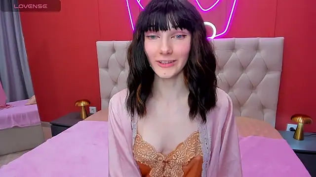 Snapshot of Lili_flowerr chatting on 01-18-25, 04:10 Lili flowerr online show from 01-18-25, 04:10