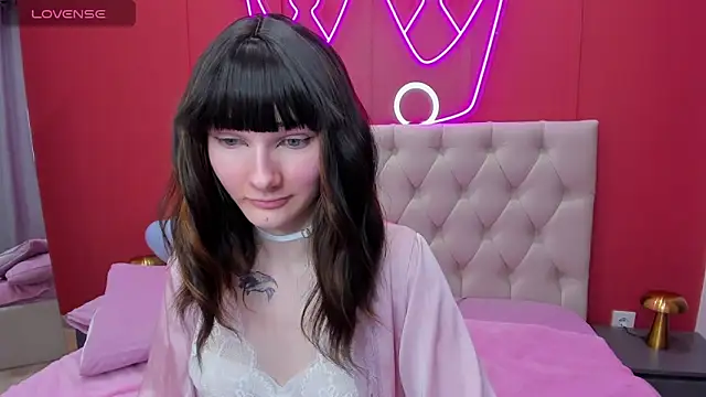 Snapshot of Lili_flowerr chatting on 02-13-25, 01:37 Lili flowerr online show from 02-13-25, 01:37