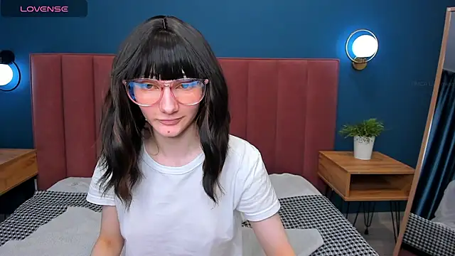 Snapshot of Lili_flowerr chatting on 03-11-25, 08:20 Lili flowerr online show from 03-11-25, 08:20