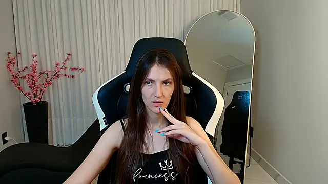 Snapshot of upssnowy chatting on 10-11-25, 05:00 upssnowy online show from 10-11-25, 05:00