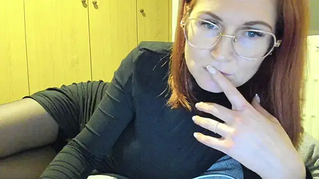 Snapshot of Sheandhim23 chatting on 01-05-25, 04:16 Sheandhim23 online show from 01-05-25, 04:16