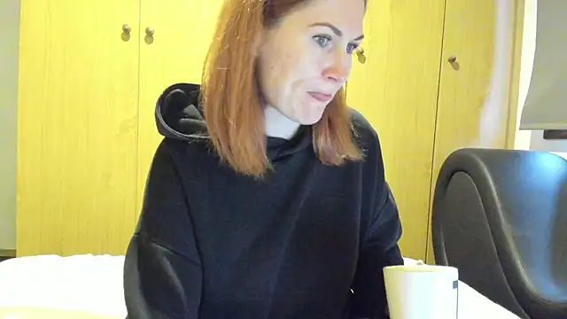 Snapshot of Sheandhim23 chatting on 02-05-25, 07:39 Sheandhim23 online show from 02-05-25, 07:39