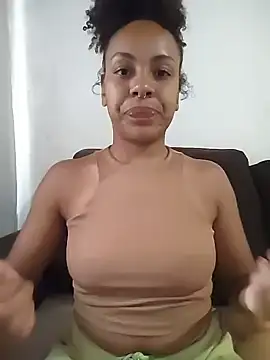 Julia Pretinha online show from 12-19-25, 01:07