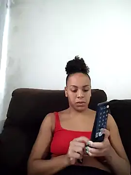 Julia Pretinha online show from 04-21-26, 01:06