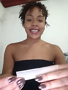 Snapshot of Julia_Pretinha chatting on 05-10-26, 01:00 Julia Pretinha online show from 05-10-26, 01:00