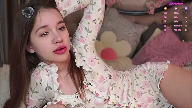 AmiLewis online show from 03-08-26, 01:03