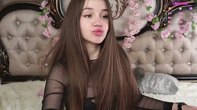 AmiLewis online show from 04-05-26, 01:03