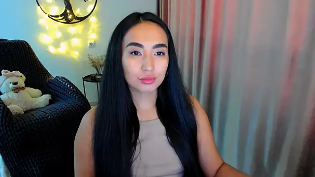 Snapshot of worldofkim chatting on 02-06-26, 10:40 worldofkim online show from 02-06-26, 10:40