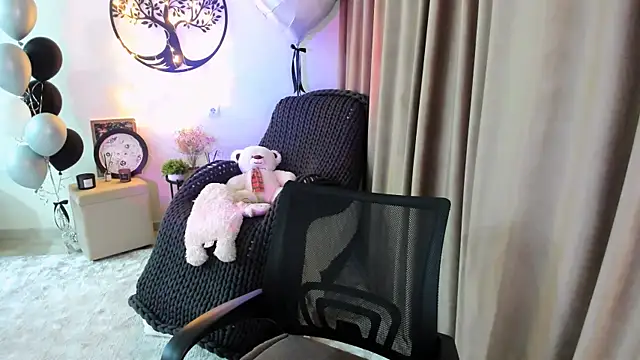 worldofkim online show from 04-01-26, 03:09