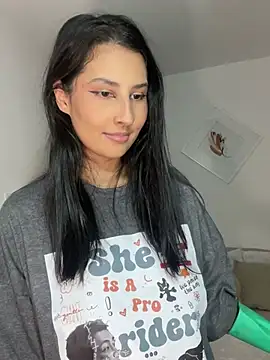 Snapshot of sofi_johansson chatting on 01-14-25, 08:20 sofi johansson online show from 01-14-25, 08:20