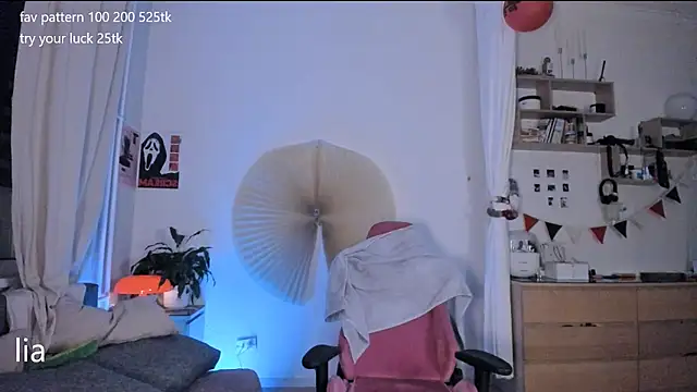 lil lia online show from 04-08-26, 08:42