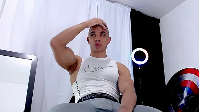 Snapshot of Antonywebb94 chatting on 05-17-26, 11:12 Antonywebb94 online show from 05-17-26, 11:12