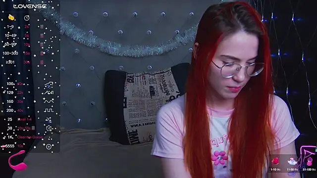 Snapshot of EmilyKents chatting on 12-23-24, 10:53 EmilyKents online show from 12-23-24, 10:53