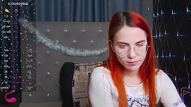 Snapshot of EmilyKents chatting on 12-25-24, 01:42 EmilyKents online show from 12-25-24, 01:42