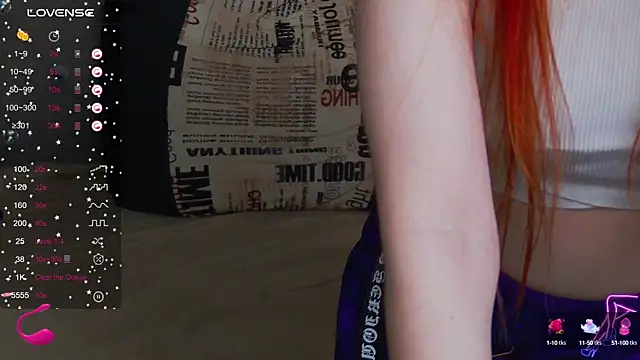 Snapshot of EmilyKents chatting on 12-31-24, 04:27 EmilyKents online show from 12-31-24, 04:27