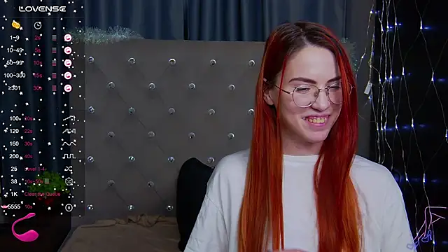 Snapshot of EmilyKents chatting on 01-08-25, 05:27 EmilyKents online show from 01-08-25, 05:27
