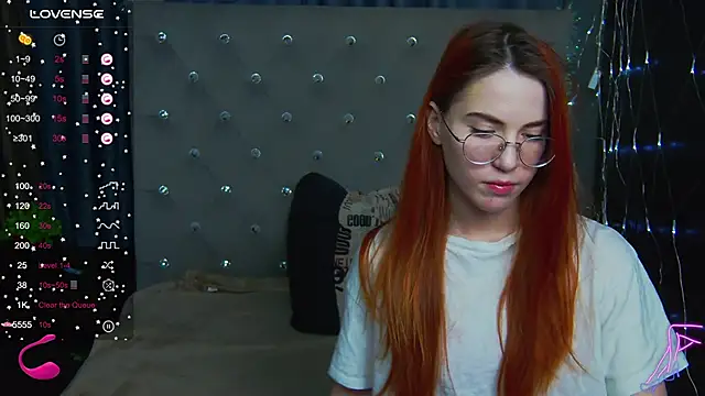 Snapshot of EmilyKents chatting on 01-15-25, 05:50 EmilyKents online show from 01-15-25, 05:50