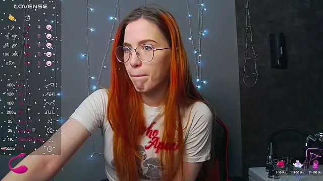 Snapshot of EmilyKents chatting on 01-16-25, 01:48 EmilyKents online show from 01-16-25, 01:48