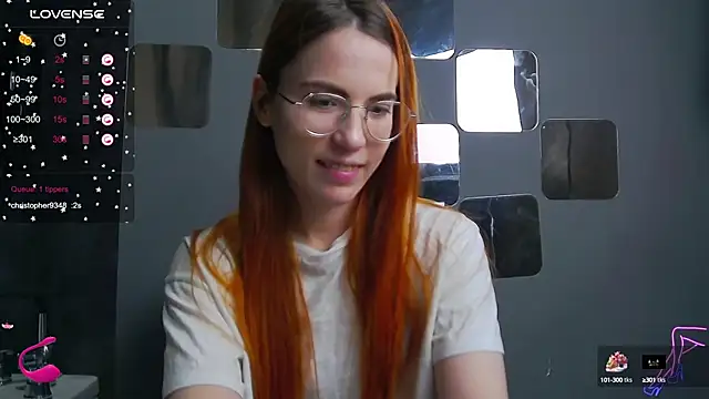 Snapshot of EmilyKents chatting on 02-13-25, 04:32 EmilyKents online show from 02-13-25, 04:32