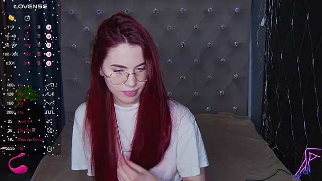 Snapshot of EmilyKents chatting on 02-20-25, 07:34 EmilyKents online show from 02-20-25, 07:34