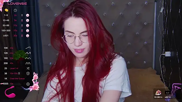 Snapshot of EmilyKents chatting on 02-27-25, 04:41 EmilyKents online show from 02-27-25, 04:41