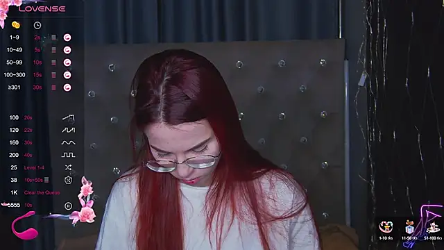 Snapshot of EmilyKents chatting on 03-05-25, 05:18 EmilyKents online show from 03-05-25, 05:18