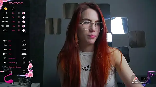 Snapshot of EmilyKents chatting on 03-10-25, 05:22 EmilyKents online show from 03-10-25, 05:22